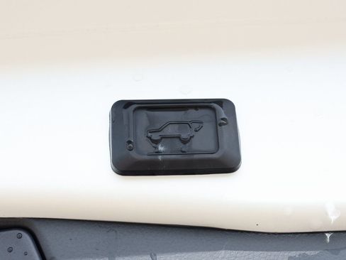 Used 2025 Toyota RAV4 XLE image 33