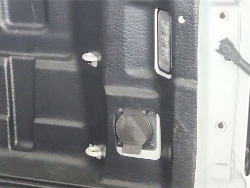 Used 2025 GMC Sierra 1500 SLT AWD/4WD image 18