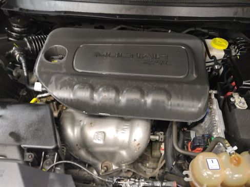 Used 2020 Jeep Cherokee Latitude FWD image 30