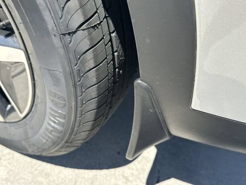 Certified 2022 Kia Sorento EX FWD image 11