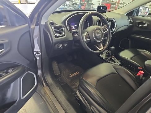 Used 2020 Jeep Compass Latitude AWD/4WD image 5