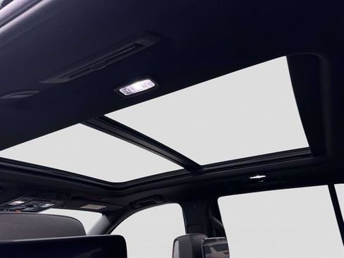 Used 2023 GMC Yukon Denali Ultimate image 9