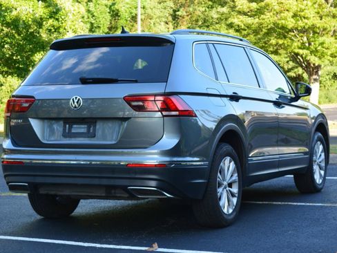Used 2021 Volkswagen Tiguan SE FWD image 5