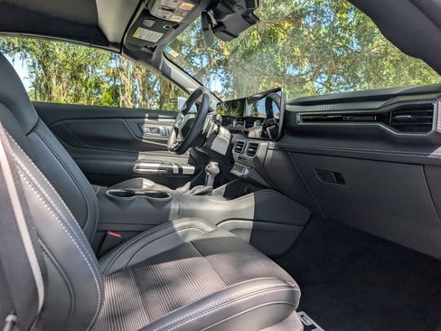 Used 2025 Ford Mustang GT Premium RWD image 17