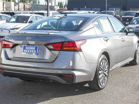 Used 2024 Nissan Altima 2.5 SV image 9
