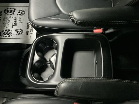 Used 2025 Chrysler Pacifica Select FWD image 49