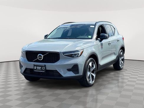 Certified 2026 Volvo XC40 B5 Core w/ Protection Package Premier AWD/4WD image 2