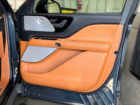 Used 2023 Lincoln Aviator Black Label w/ Dynamic Handling Package image 22