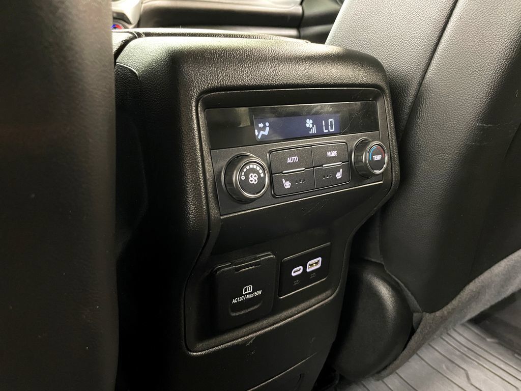 Used 2023 GMC Acadia SLT w/ Technology Package AWD/4WD image 56