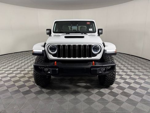 Certified 2025 Jeep Gladiator Mojave AWD/4WD image 6