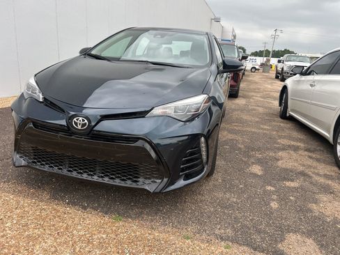 Used 2018 Toyota Corolla SE FWD image 5