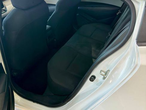 Used 2021 Toyota Corolla L FWD image 9