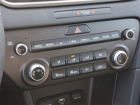 Certified 2022 Kia Sportage LX image 16