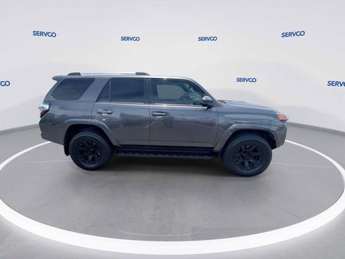 Used 2016 Toyota 4Runner SR5 RWD image 9