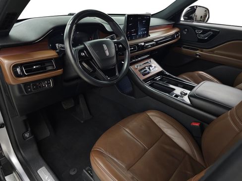 Used 2021 Lincoln Aviator Grand Touring w/ Elements Package Plus image 17