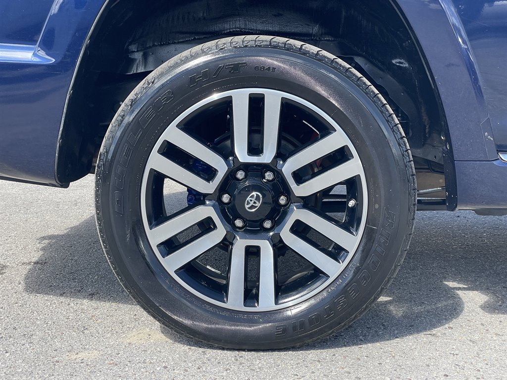 Used 2018 Toyota 4Runner Limited AWD/4WD image 36