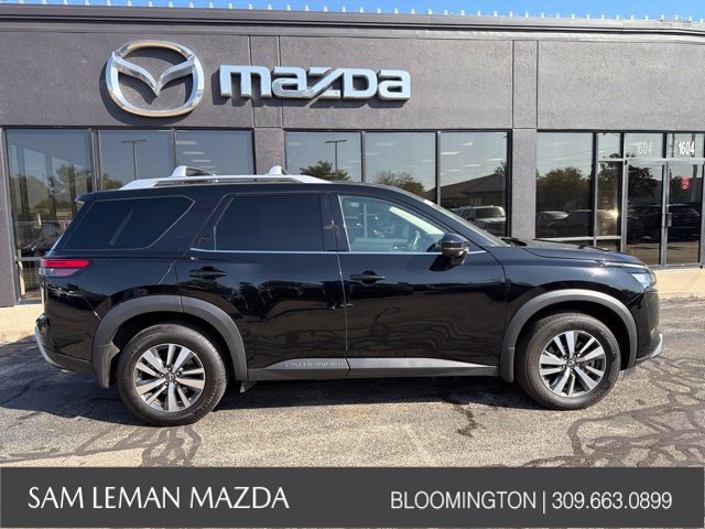 Used 2025 Nissan Pathfinder SL AWD/4WD image 13