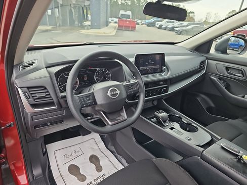 Used 2025 Nissan Rogue S image 16