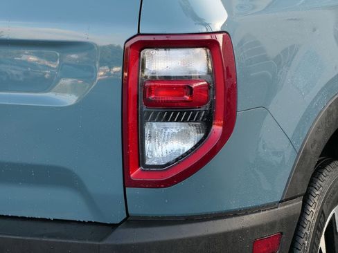 Used 2022 Ford Bronco Sport Outer Banks image 5