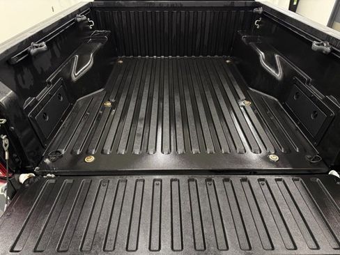 Certified 2017 Toyota Tacoma SR5 image 5