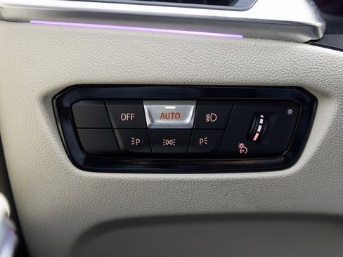 Used 2022 BMW 330i Sedan w/ Premium Package image 17