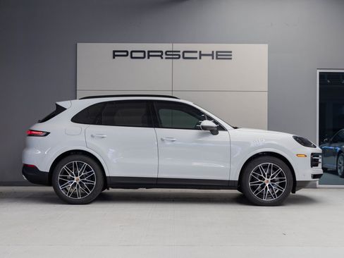 Certified 2026 Porsche Cayenne image 8