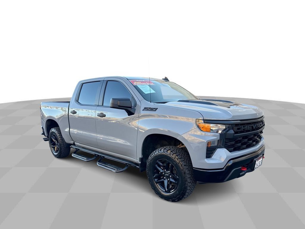Used 2024 Chevrolet Silverado 1500 Custom Trail Boss w/ LPO, Dark Essentials Package AWD/4WD image 2