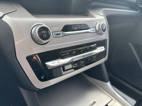 Used 2023 Ford Explorer XLT w/ Equipment Group 202A image 15