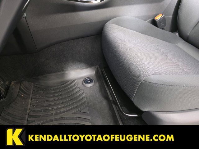 Used 2024 Toyota Prius LE AWD/4WD image 23