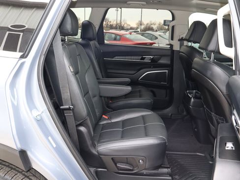 Used 2024 Kia Telluride SX image 31