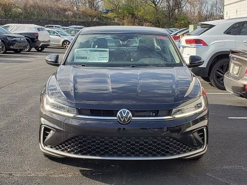 New 2026 Volkswagen Jetta SE FWD image 5