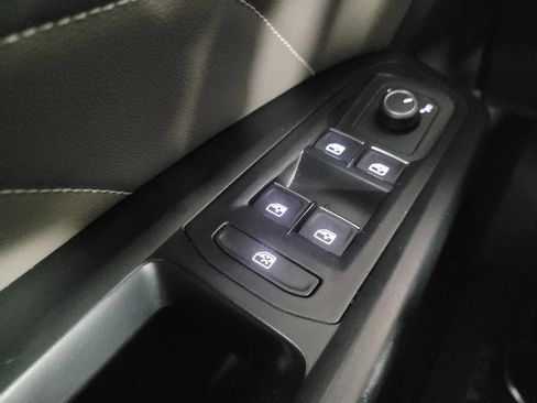 Used 2021 Volkswagen Atlas Cross Sport SE w/ Panoramic Sunroof Package FWD image 27