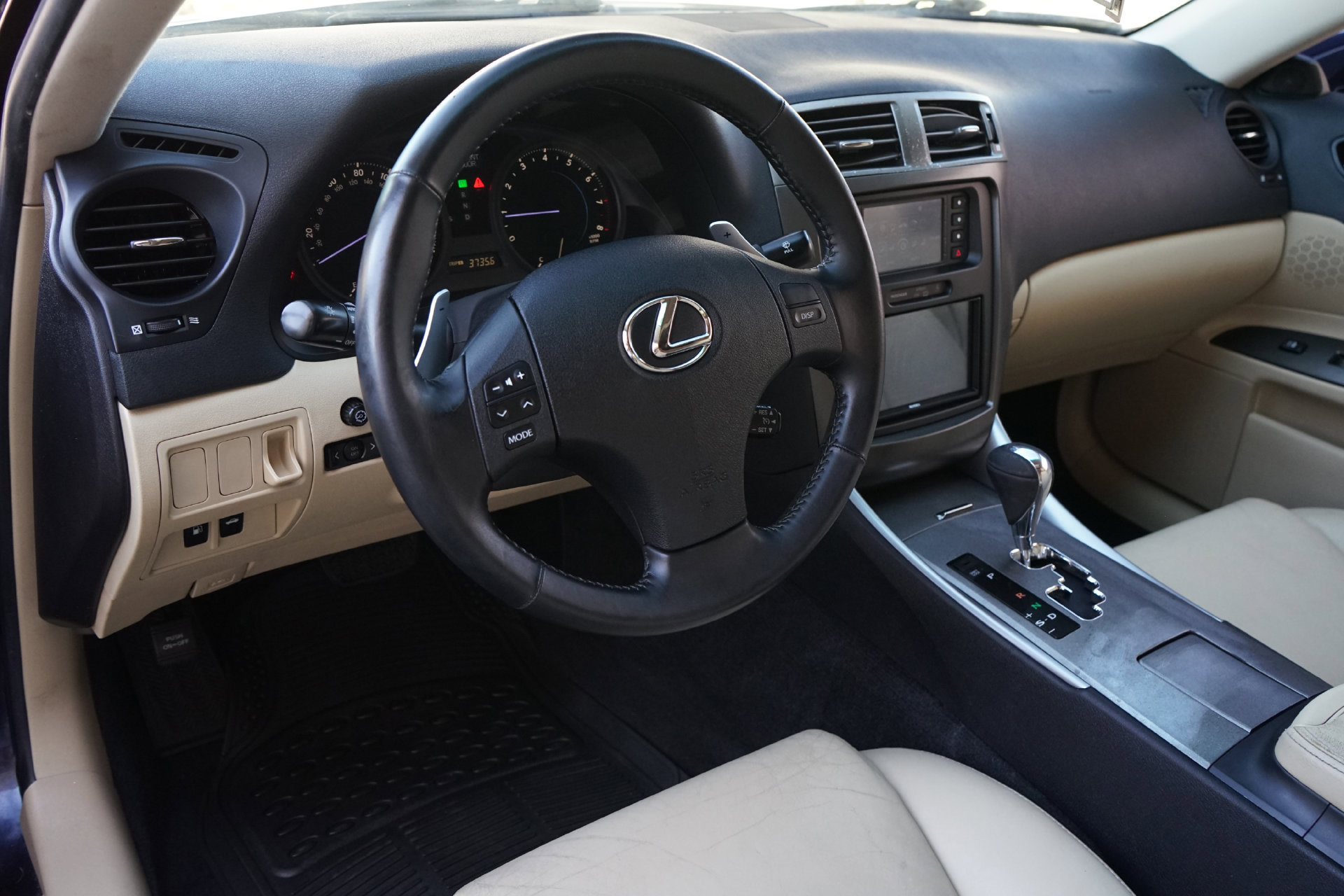 Used 2008 Lexus IS 250 w/ Preferred Accessory Pkg RWD image 5