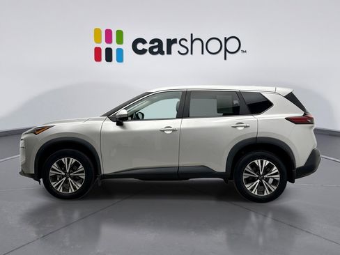 Used 2023 Nissan Rogue SV image 2