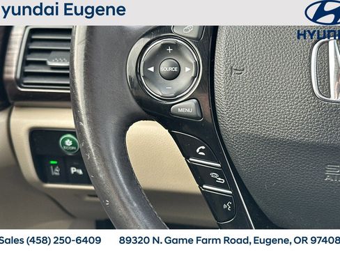 Used 2017 Honda Accord Touring image 29