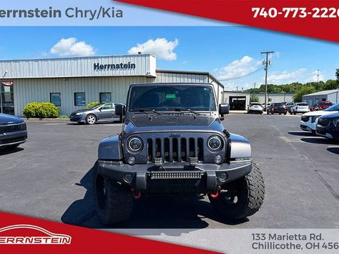 Used 2016 Jeep Wrangler Unlimited Sahara AWD/4WD image 2