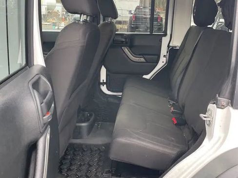 Used 2018 Jeep Wrangler Unlimited Sport S image 12