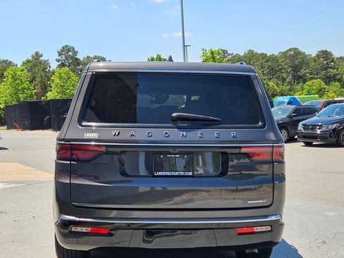 Used 2022 Jeep Wagoneer Series II RWD image 6