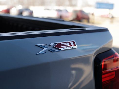 Used 2024 GMC Sierra 1500 SLT w/ SLT Premium Plus Package image 38