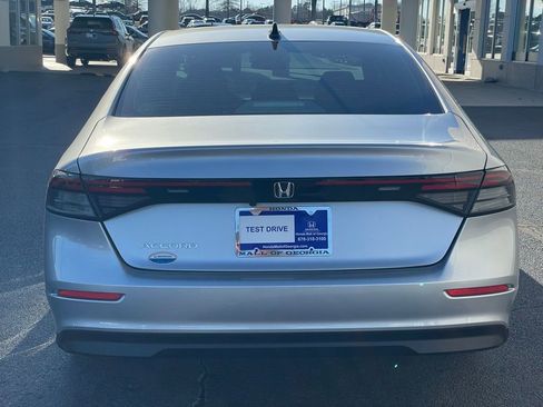 Certified 2025 Honda Accord SE image 5