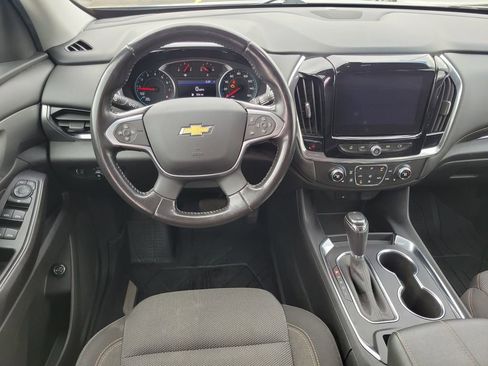 Used 2020 Chevrolet Traverse LT image 25