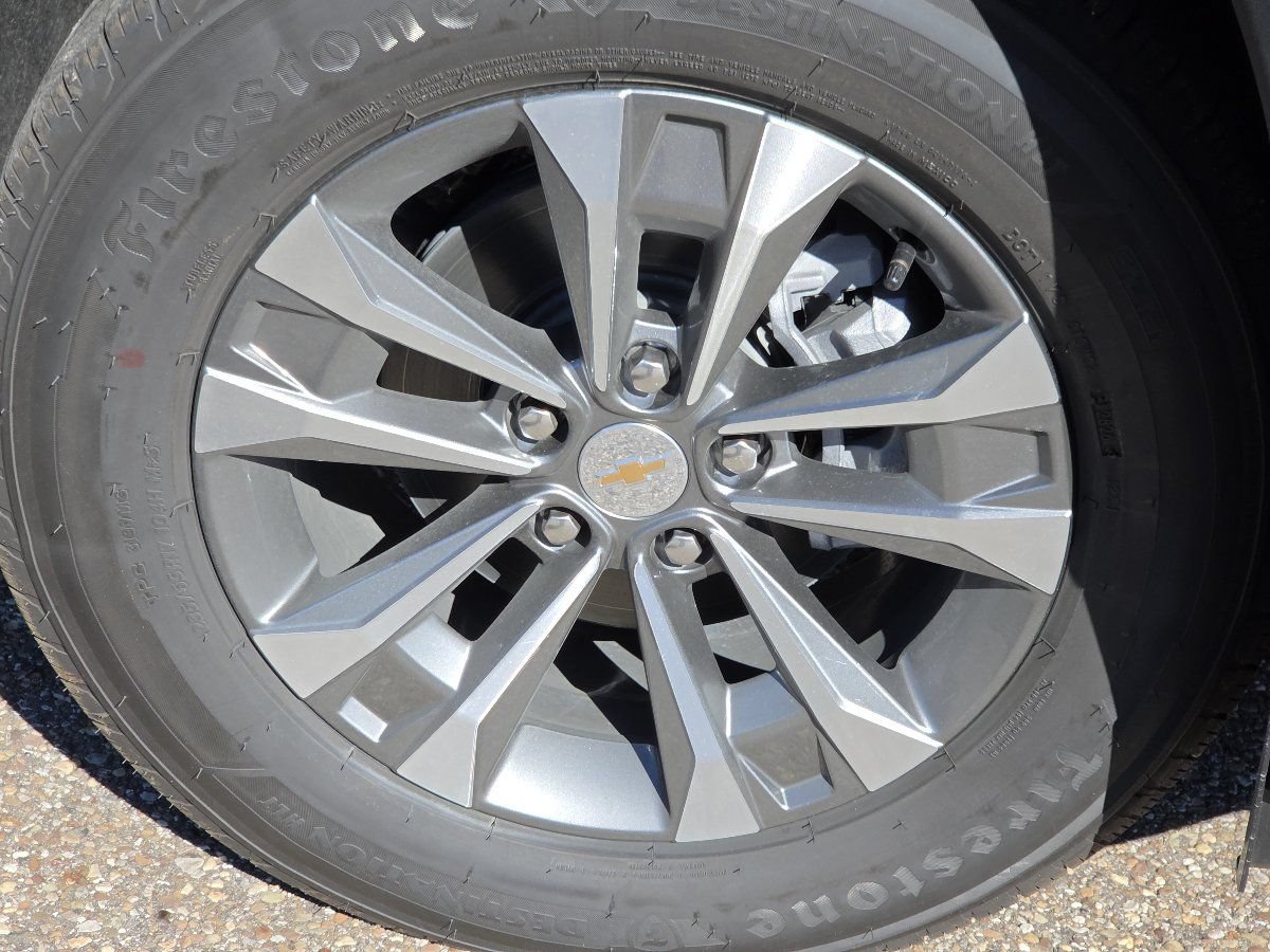 New 2027 Chevrolet Equinox LT w/ Convenience Package II FWD image 14