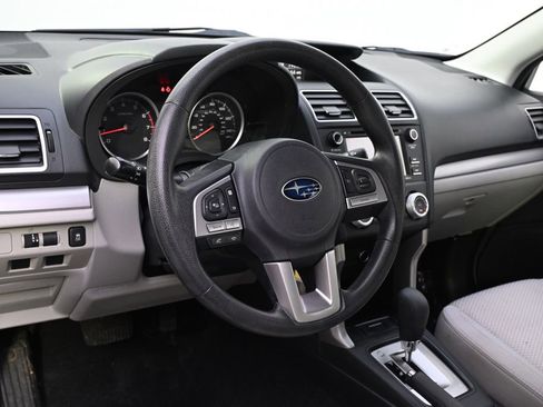 Used 2018 Subaru Forester 2.5i w/ Alloy Wheel Package image 11