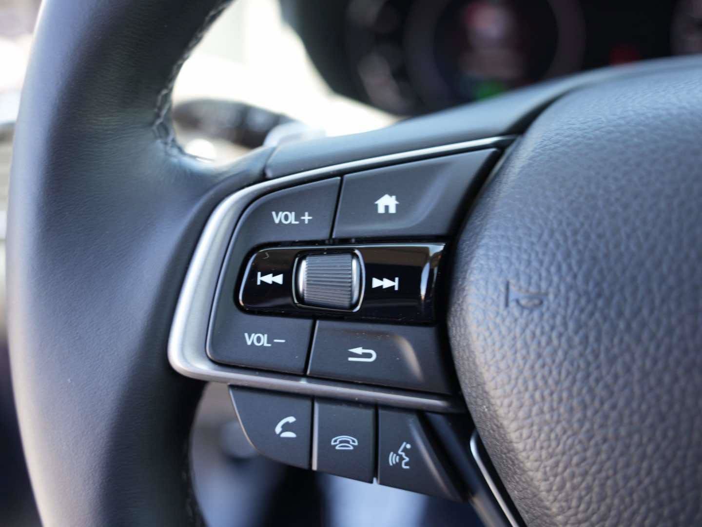 Used 2019 Honda Accord Touring image 17