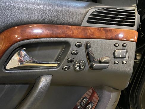 Used 2000 Mercedes-Benz S 500 image 28
