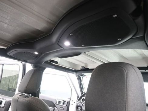 Used 2024 Jeep Wrangler Sport S image 27