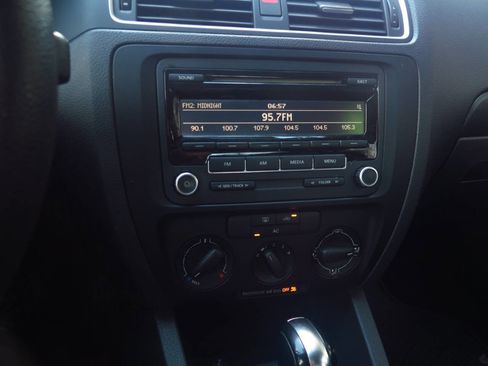 Used 2012 Volkswagen Jetta Sedan FWD image 9