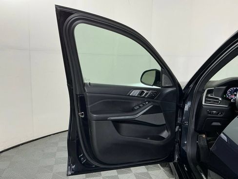 Used 2022 BMW X7 M50i w/ Dynamic Handling Package AWD/4WD image 19