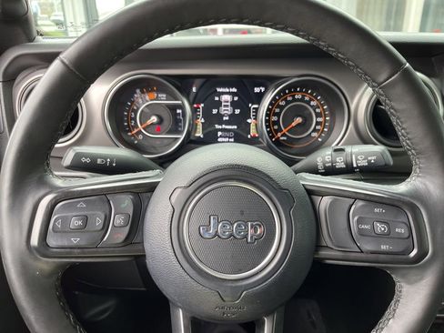 Used 2022 Jeep Wrangler Unlimited Sport image 29