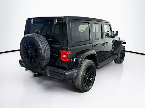 Used 2022 Jeep Wrangler Unlimited Sahara w/ Safety Group AWD/4WD image 9